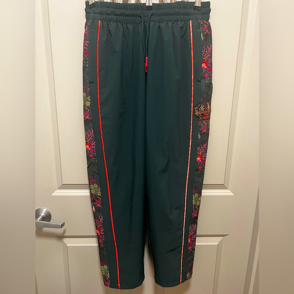PUMA x LIBERTY Floral Green Gables Printed Women's Track Pants - Picture 2 of 8